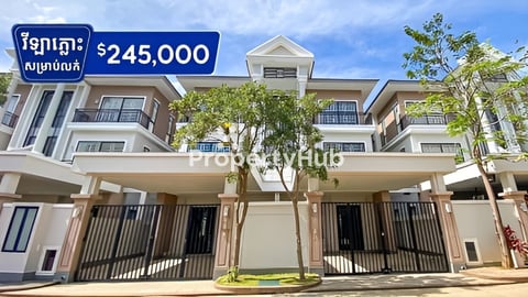 វីឡាភ្លោះលក់នៅបុរីប៉េងហួត6A គម្រោងដឹស្តាមុនីរ៉ាហ៍