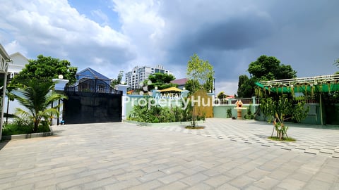 វីឡាថ្មីកន្ទុយជាប់ទន្លេលក់នៅក្រុងអរិយក្សត្រ