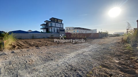 ដីលក់បន្ទាន់ 18m x 30m ជិត OCIC ជ្រោយចង្វារ