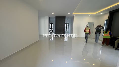 ផ្ទះលក់នៅបុរីជាតិប៉ុងផ្លូវជាតិ6A