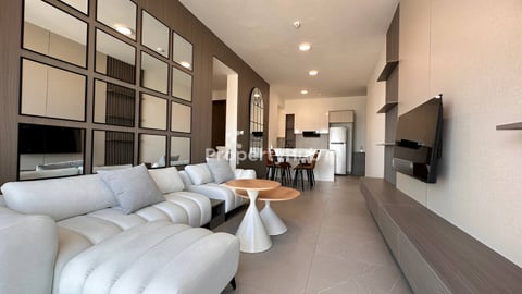 🌟 Brand New Luxury 3-Bedroom Condo | Urban Village Phase 2 Prime High-Floor Liv