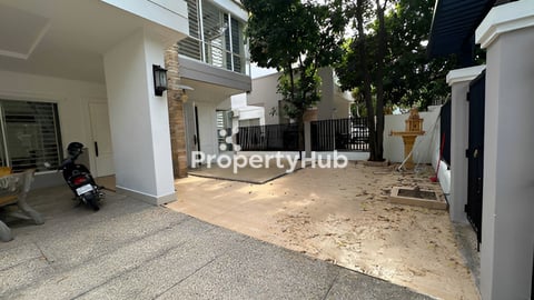 Villa Queen  for Rent in Borey Penghuoth Boeung Snor