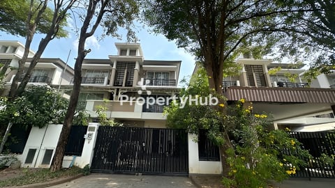 Twin Villa for rent at borey Peng Houth near Eaon2