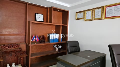 ផ្ទះលក់និងដី លក់ចេញហេីយ