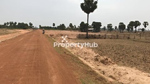 ដីលក់ ផ្លូវ ៥១​ ឃុំ ដំណាក់អំពិល ​ (45m *72m)