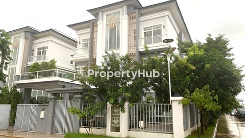 វីឡាឃ្វីនQueenកែង (ត្រូវការលក់បន្ទាន់ខ្លាំង) នៅបុរី វ៉ារីណា The Sensok ខណ្ឌសែនសុ