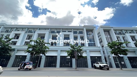 ផ្ទះអាជីវមួយល្វែងសំរាប់ជួលនៅក្នុង (បុរី ជីប ម៉ុង ២៧១ )