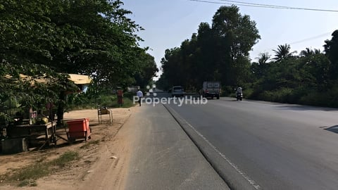 ដីលក់ជាប់ផ្លូវជាតិលេខ១ តម្លៃ១៥ដុល្លារ ចរចា