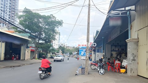 ឃ្លាំងជួល ៖ ជិតរង្វង់មូលទួលគោកចាស់, ខណ្ឌទួលគោក, រាជធានីភ្នំពេញ/仓库出租：金边市堆谷区旧堆谷圈附近