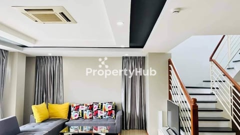 Serviced 4 Bedroom Penthouse Apartment for Rent in Phsar Derm Tkov