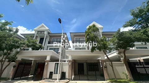 វីឡា​ភ្លោះ​សម្រាប់​លក់ ​ បុរី​ប៉េង ហួត 50M