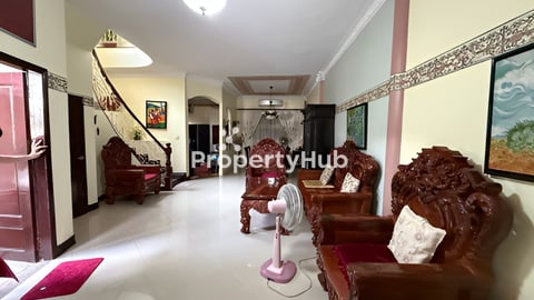 House For Sale (6,75 x 15)