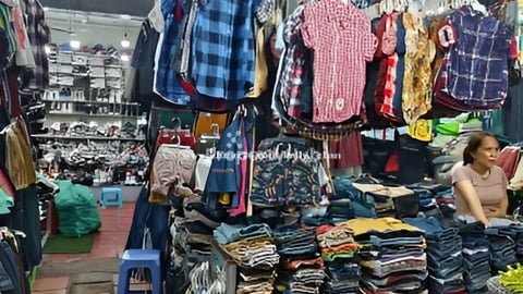 តូបលក់ក្នុងផ្សារបឹងកេងកង