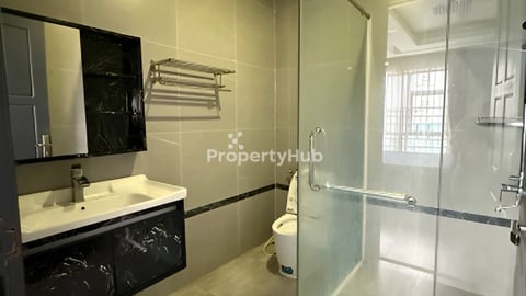 🏢 5 Bedrooms (3-Bedroom + 2-Bedroom Connecting Room) At street 271 area close t