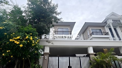 🏘វីឡាភ្លោះA ដីចំហៀង2.5m សម្រាប់លក់នៅបុរីប៉េង ហួតបឹងស្នោរ