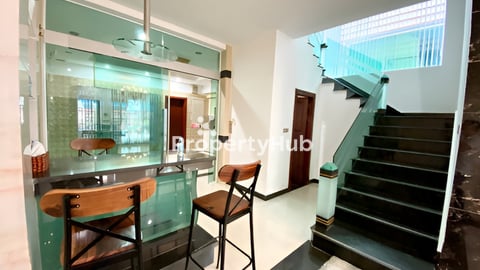 វីឡាលក់​ បុរី999​ រំលោះ​ជាមួយ​ ធនាគារ​ ការប្រាក់ទាប