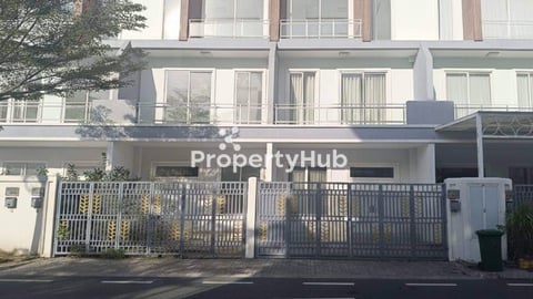 4 Bedroom Link Villa for Sale in Chroy Jongva