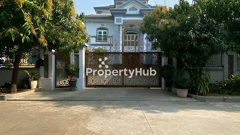 វីឡាទោលVIPលក់នៅបុរីអង្គរភ្នំពេញ គម្រោង2 នៅជិតអុីអនសែនសុខ