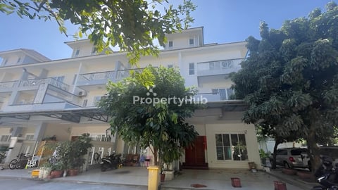 វិឡាកូនកាត់ ផ្ទះកែងត្រូវការលក់បន្ទាន់ ទីតាំងបុរីភ្នំពេញថ្មីក្រោយបុរីOrkide