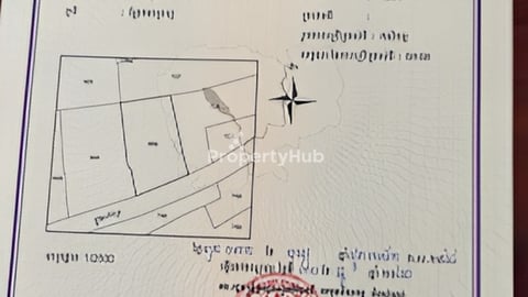 ដីលក់នៅម្តុំពហុកីឡាដ្ឋានជាតិមរតកតេជោ (លីយ៉ុងផាត់) សួនសត្វភ្នំពេញសាហ្វារី។