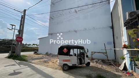 ដីកែង​ជាប់​ផ្លូវរដ្ឋ​ ជិត​ផ្ទះ​ឈូកវ៉ា​1​ លក់​បន្ទាន់​ ប្លង់​រឹង