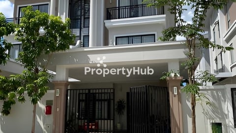 វីឡាភ្លោះសម្រាប់លក់នៅក្នុង បុរីប៉េងហួតបឹងស្នោរគំរោង១០