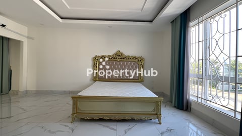 វីឡាព្រីន​មុខសួន​ សម្រាប់ជួលនៅបុរីប៉េង ហួតបឹងស្នោរ