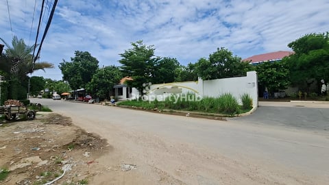 ប៊ូទិចសម្រាប់ជួល ផ្លូវ 1015📍: ភូមិពោងពាយ សង្កាត់ភ្នំពេញថ្មី