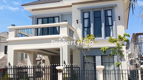 វីឡាទោលក្បែរក្រុងជាប់ផ្សារប្លង់រឹងផ្ទេរកម្មសិទ្ធិ100%