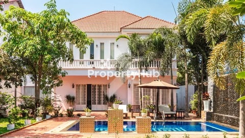 4BR-Villa with Pool for Rent in Svay Dankum Area
