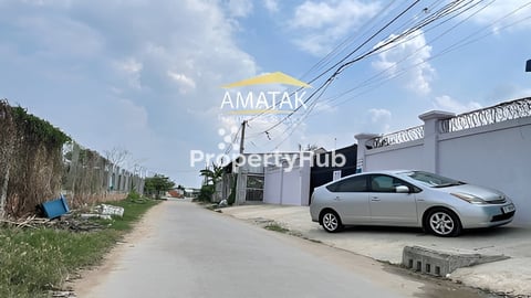 ដីលក់ នៅជិតផ្សារព្រែកហូរ ឡូតិ៍វីឡា