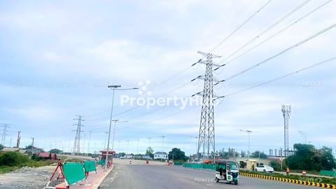 ដីលក់នៅលើផ្លូវសម្តេច ហ៊ុន សែន 80ម៉ែត្រ