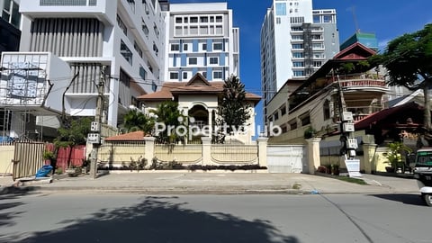 វីឡាសម្រាប់ជួល នៅទន្លេបាសាក់