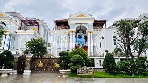 វីឡាទោលក្នុងបុរីវិមានភ្នំពេញលក់បន្ទាន់