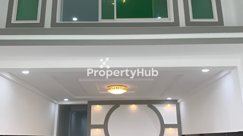 ផ្ទះអាជីវកម្មជិតពេទ្យហ្លួងម៉ែ