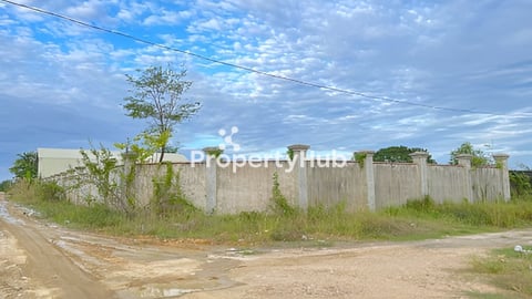 ដីកែងលក់  បុរី កាំងម៉េង(1822m2)