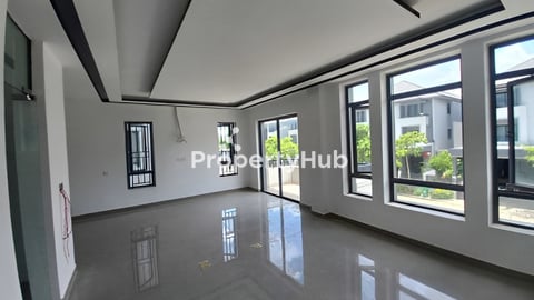 ឃ្វីនB​សម្រាប់លក់ នៅបុរី​ជីបម៉ុង​ផាកលែន​50ម៉ែត្រ