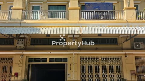 ផ្ទះម្ចាស់ផ្ទាល់លក់បន្ទាន់ពីល្វែងវៃចូលគ្នា