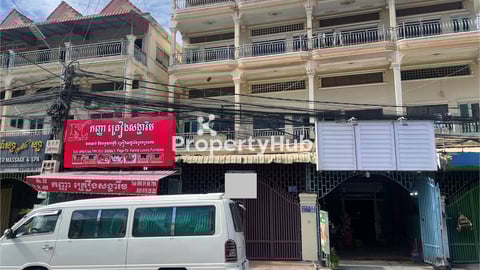 Well-Maintained Shophouse for Rent on Street 488