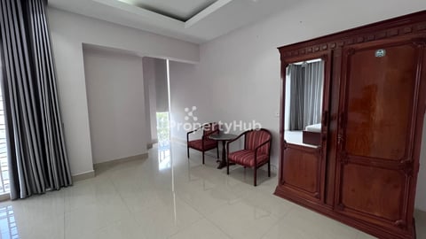 វិឡាភ្លោះសំរាបលក់ក្នុងបុរី Orkide villa ផ្លូវ២០០៤ ទលើមុខផ្សារ Mid-town