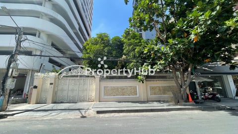 9 Bedrooms Villa for Rent in BKK1