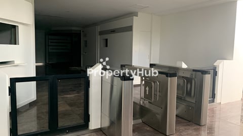 Apartment For Rent at 598 Street