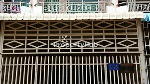 ផ្ទះលក់ នៅជិតផ្សារសេនជូរីផ្លាសា ពោធិ៍ចិនតុង( ចុះពីផ្លូវសហព័ន្ធរុស្សីតែ 30 ម៉ែត្រ)