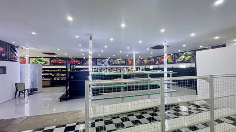 Shop house for rent (in town)