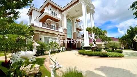 វីឡាឃីងអេ​កែងសម្រាប់លក់ នៅក្នុងបុរីងហួតបឹងស្នោរ​