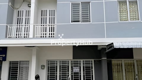 ចោមចៅ ( លក់ ឬ ជួល)