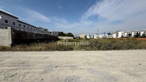 ដីលក់(15x43)នៅជិតបុរីពិភពថ្មីឈូកវ៉ា2