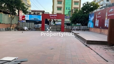 Land for Sale on main Road 488 Phsar Doem Thkov area , TTP