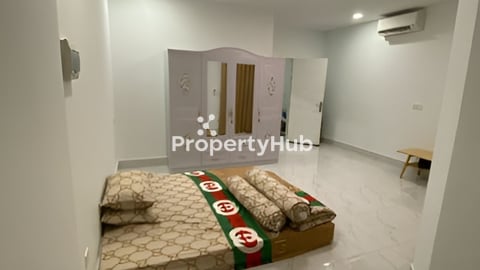 ផ្ទះផ្ទាល់ខ្លួន ( សល់ដីក្រោយផ្ទះ 3m )