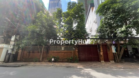 5 Bedroom Villa for Rent in the heart of BKK1